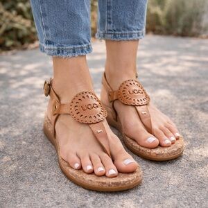 UGG Ayden Leather Medallion Thong Sandals Cork Footbed Boho Comfort Sandals